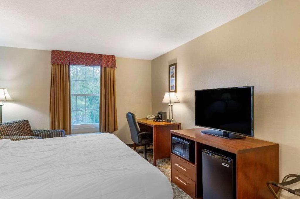 Comfort Inn Foxboro - Mansfield Foxborough Exterior photo